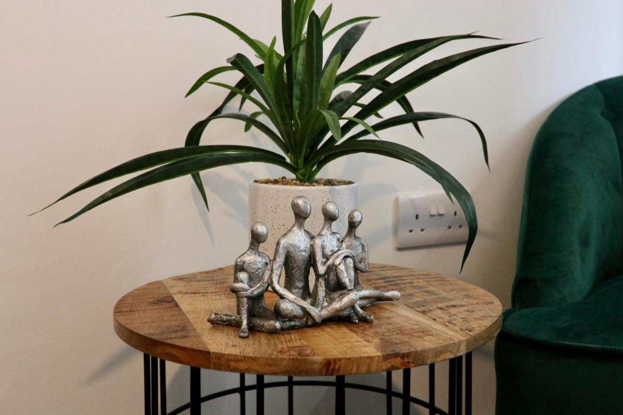 Boutique 5 Bed Home On Birdwell Road - Free Parking Sheffield Exteriér fotografie
